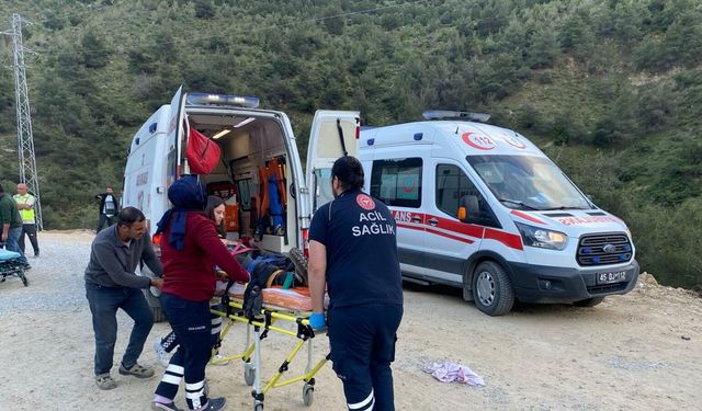 Viyadük inşaatında demir çöktü: 9 yaralı