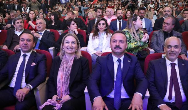 Yavuz Ağıralioğlu:  Ne yapacağı öngörülen siyasetçiler olacağız