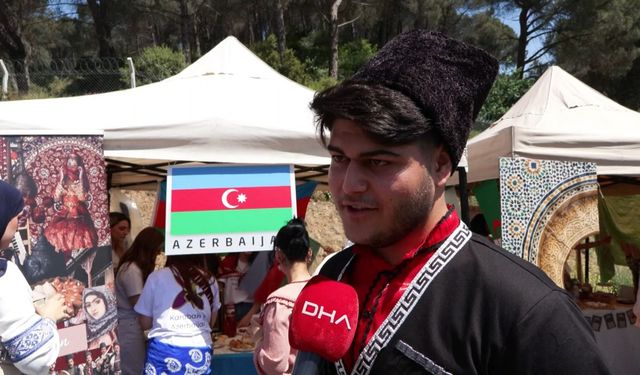 30 ülkeden yüzlerce öğrenci kültürlerini tanıtmak için İstanbul'da