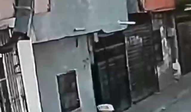8 yaşındaki çocuk, formasından tutulup sürüklendi; o anlar kamerada