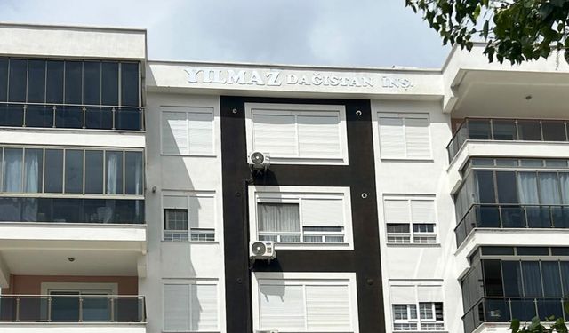Asma tavan çöktü, anne ve 2 çocuğu birkaç dakikayla kurtuldu