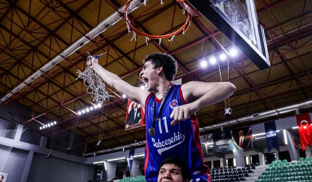 Bahçeşehir Koleji, U16’da şampiyon