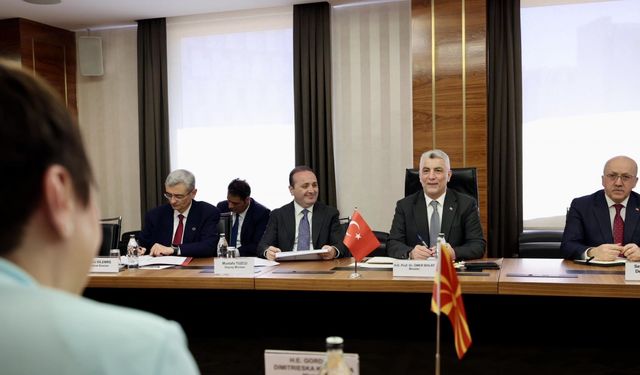 Bakan Bolat, Kuzey Makedonya Maliye Bakanı Kochoska ile görüştü