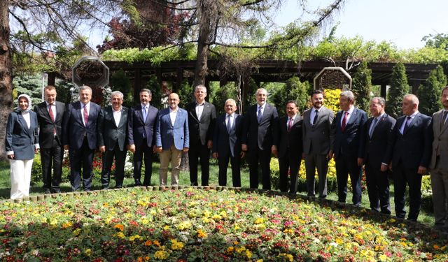 Bakan Işıkhan: Önceliğimiz işin geleceğinden önce, işçimizin geleceği (3)