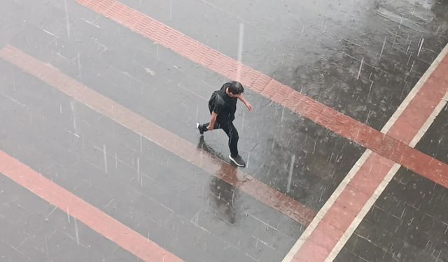 Batman’da sağanak ve dolu etkili oldu