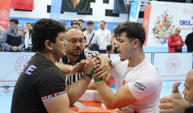 Bilek Güreşi Türkiye Şampiyonası Samsun’da başladı