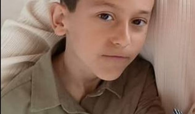 Bisikletle yolun karşısına geçmek isteyen Eymen, kamyonetin çarpmasıyla öldü