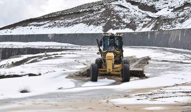 Bitlis’in yüksek kesimlerinde kar yağışı