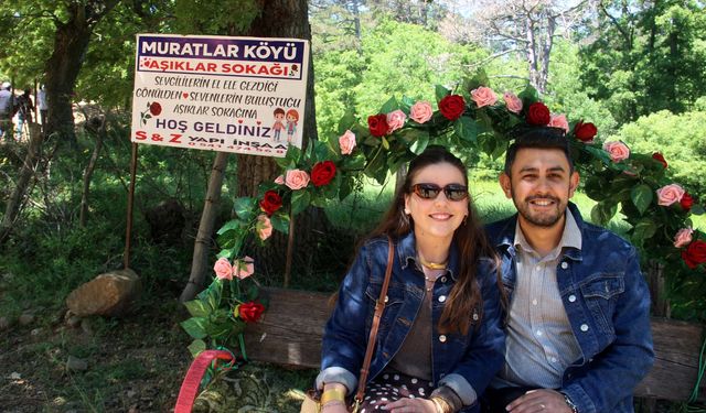 Çanakkale’de 'Aşıklar Sokağı' gençlerle doldu