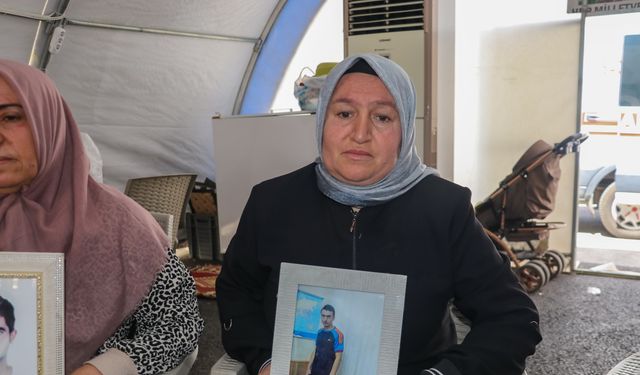 Diyarbakır'da evlat nöbeti tutan aileler: İnşallah bayramdan önce çocuklarımıza kavuşuruz