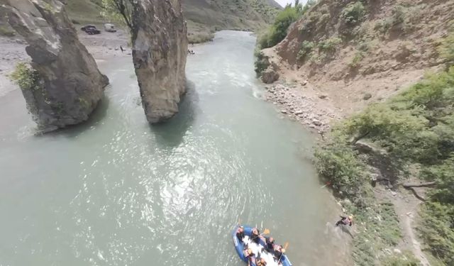 Garzan Çayı'nda ilk rafting; Batman Valisi de kürek çekti/Ek fotoğraflar
