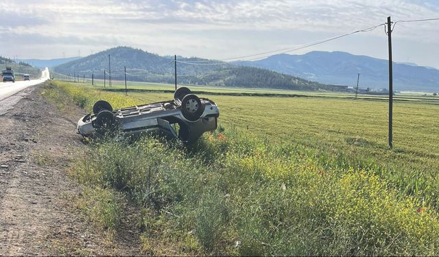 Gaziantep’te otomobil şarampole devrildi: 4 yaralı
