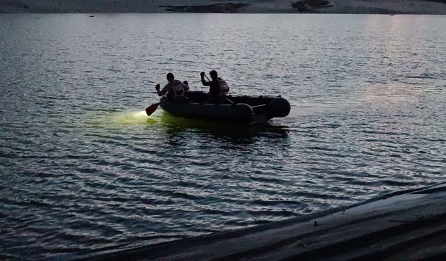 Gölete giren Furkan, kayboldu