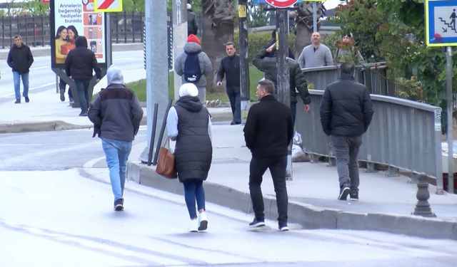 İstanbul- 1 Mayıs tedbirleri kapsamında bazı yollar kapandı; işe gidenler yolda kaldı