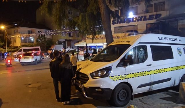 İstanbul - Ataşehir'de daire içinde doğalgaz parlaması yaşandı, panikleyen genç 7'nci kattan atladı