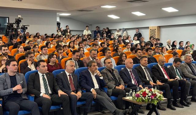 İstanbul - Bakan Kacır: Bizim en büyük gücümüz Türk gençliğidir