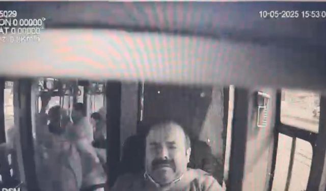 İstanbul - Beylikdüzü'ndeki metrobüs kazası araç içi kamerasında - 3 / (Özel) Şoför mahallinden görüntü