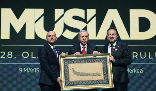 İstanbul- Cumhurbaşkanı Erdoğan: Hükümet olarak fırtınalı sularda gemiyi limana güvenle ulaştıracak iradeye sahibiz / Geniş haber