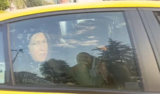 İstanbul - İstanbul'da halk otobüsleri kontak kapattı; duraklarda yoğunluk oluştu -1