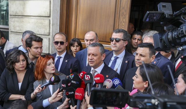 İstanbul - Özgür Özel, gazetecilerin sorularını yanıtladı / Metin eklendi