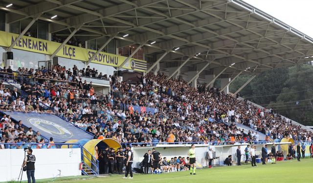 Menemen FK evinde havlu attı