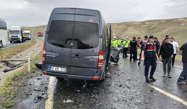 Nevşehir'de 3 aracın karıştığı kazada 7 kişi yaralandı/ Ek fotoğraflar