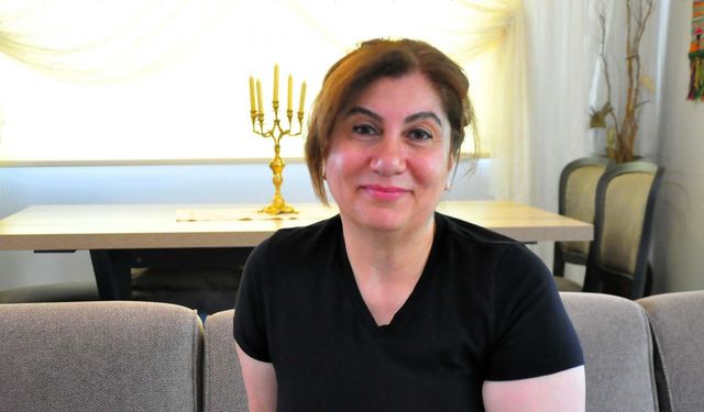 Otizmli ikizleriyle 25 yıldır yaşam mücadelesi veriyor