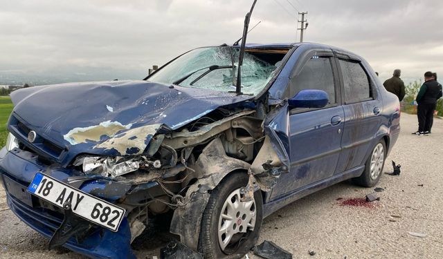 Otomobille motosiklet çarpıştı: 2’si ağır 6 yaralı