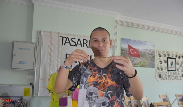 Özel gereksinimli bireyler, tasarımlarıyla sergide buluştu