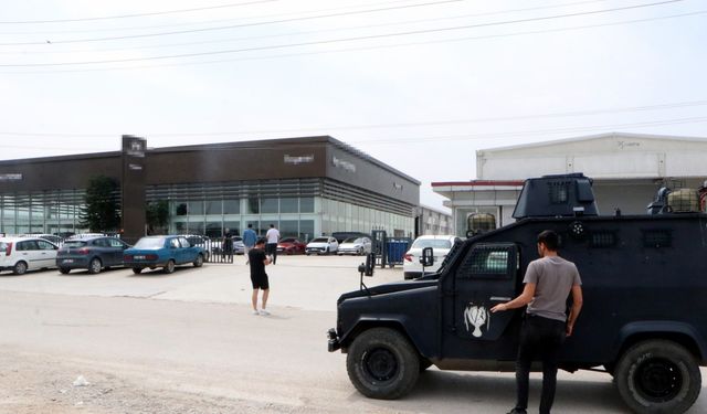 Sıfır otomobilleri sahte plaka ve ruhsatla satıp, parasını zimmetine geçirdi