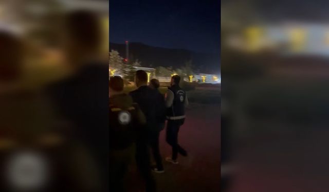 TIR'ın dorsesinde 42 kaçak göçmen yakalandı