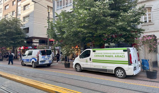 3 gündür haber alınamayan emekli doktor evinde ölü bulundu
