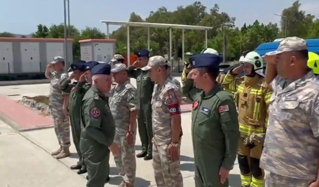 Hava Kuvvetleri Komutanı Orgeneral Kadıoğlu, Mehmetçik ile bayramlaştı