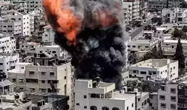 İsrail'in Gazze'de yardım almak isteyen Filistinlilere yönelik saldırısında 24 kişi hayatını kaybetti / Ek bilgi ve videoyla