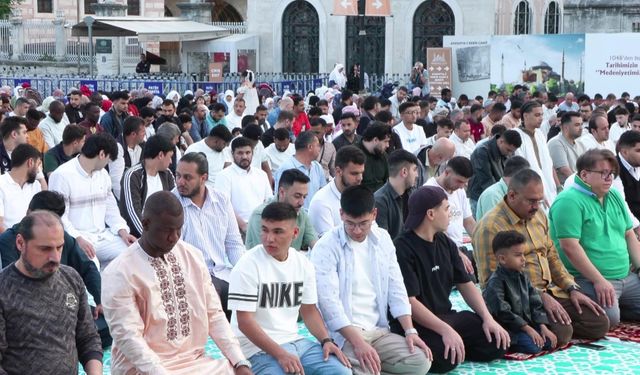 İstanbul - Ayasofya’da bayram namazını kıldılar