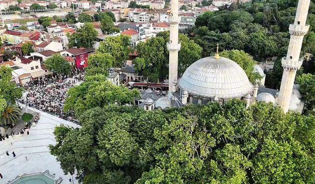 İstanbul- Bayram namazını Eyüpsultan Camii'nde kıldılar