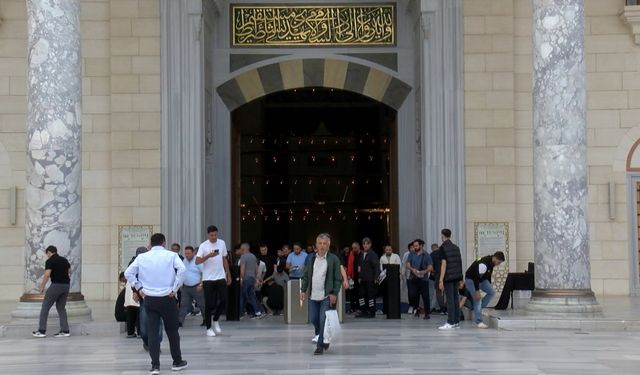 İstanbul - Çamlıca Camii’nde bayram namazı kılındı