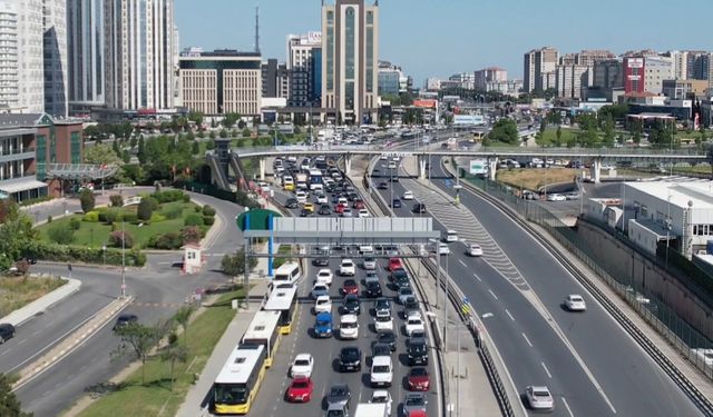 İstanbul- İstanbul'da bayram trafiği havadan görüntülendi