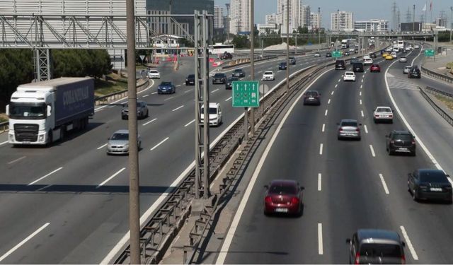 İstanbul - İstanbul'da trafik yoğunluğu yüzde 15