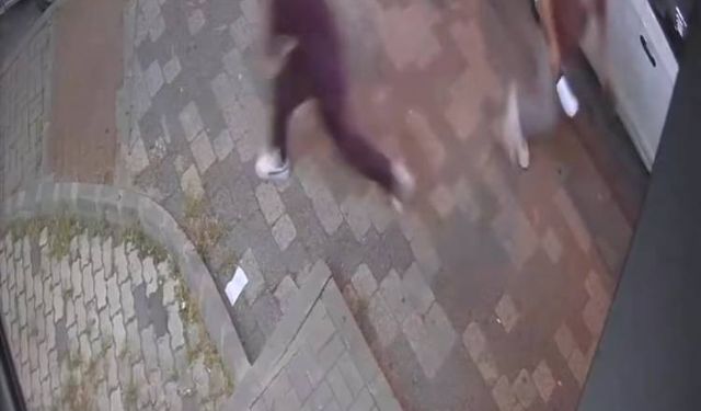 İstanbul - Küçükçekmece’de tartıştığı eski çalışanını satırla kovaladı