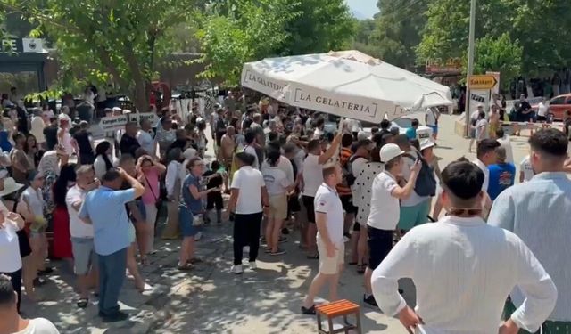 Kanyonda başına taş düşen 3 yaşındaki Yamaç toprağa verildi
