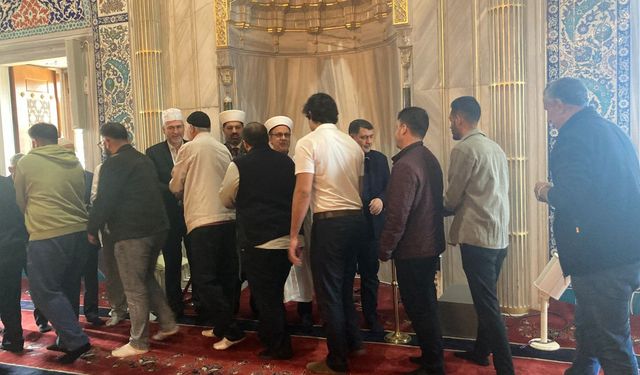 Kocatepe'de bayram namazı kılındı