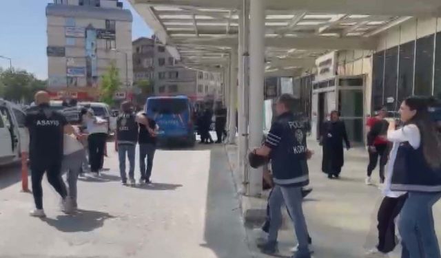 Konya'da masaj salonuna 'Kardelen' operasyonu: 9 gözaltı