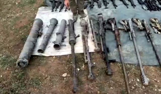 MSB: Irak'ın kuzeyinde mağarada çok sayıda silah ve mühimmat ele geçirildi