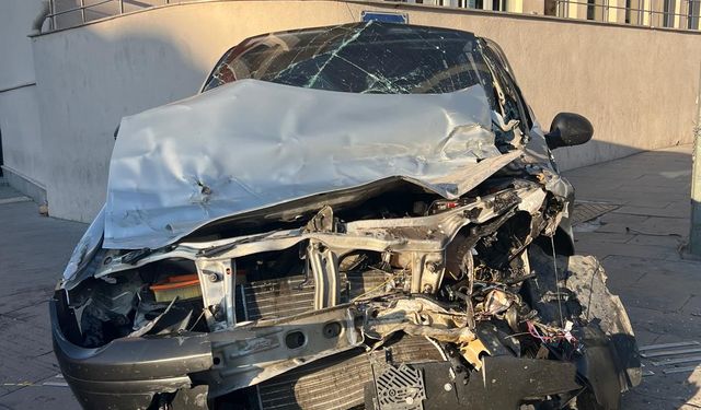 Nevşehir’de otomobil ile kamyonet çarpıştı; 4 yaralı