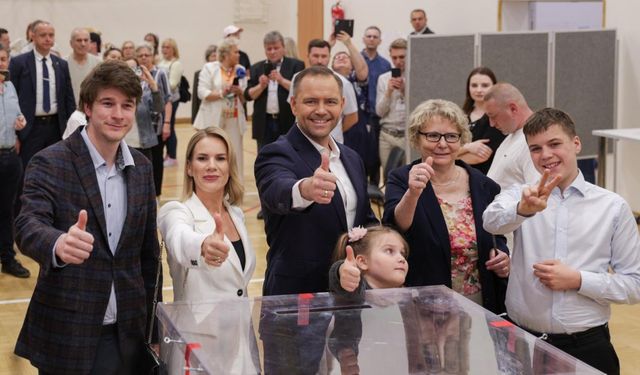 Polonya, cumhurbaşkanlığı seçiminin ikinci turu için sandık başında
