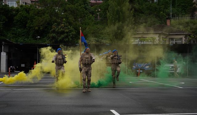 Rize'de kuruluş kutlamalarına damga vuran jandarma gösterisi