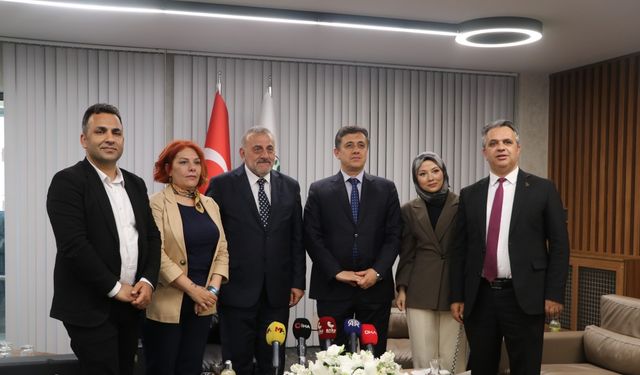 Siyasi partiler arasında bayramlaşma ziyaretleri (6)