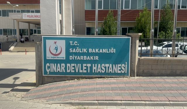 Tamir sırasında traktör ile römork arasında sıkışıp, öldü