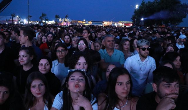 Tekirdağ'da 'Uluslararası Kiraz Festivali'nde Yüksek Sadakat ve Zeynep Bastık konseri
